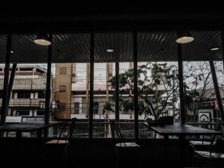 System Vergleich 2025 zeigt moderne smarte Lösungen für vernetztes Wohnen