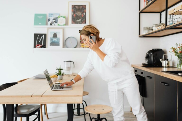 Smart Home Display zeigt Fehlermeldung zur raschen Problemerkennung und Fehlerbehebung