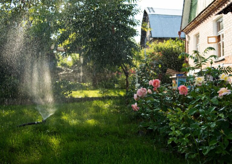 Moderne smarte Gartenbewässerung Steuerung spart Zeit und Wasser automatisch im Garten